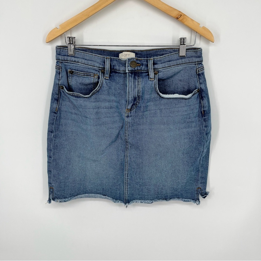 LOFT OUTLET Denim Blue Jean Mini Skirt Frayed Hem Cotton Classic Stretch Sz 8